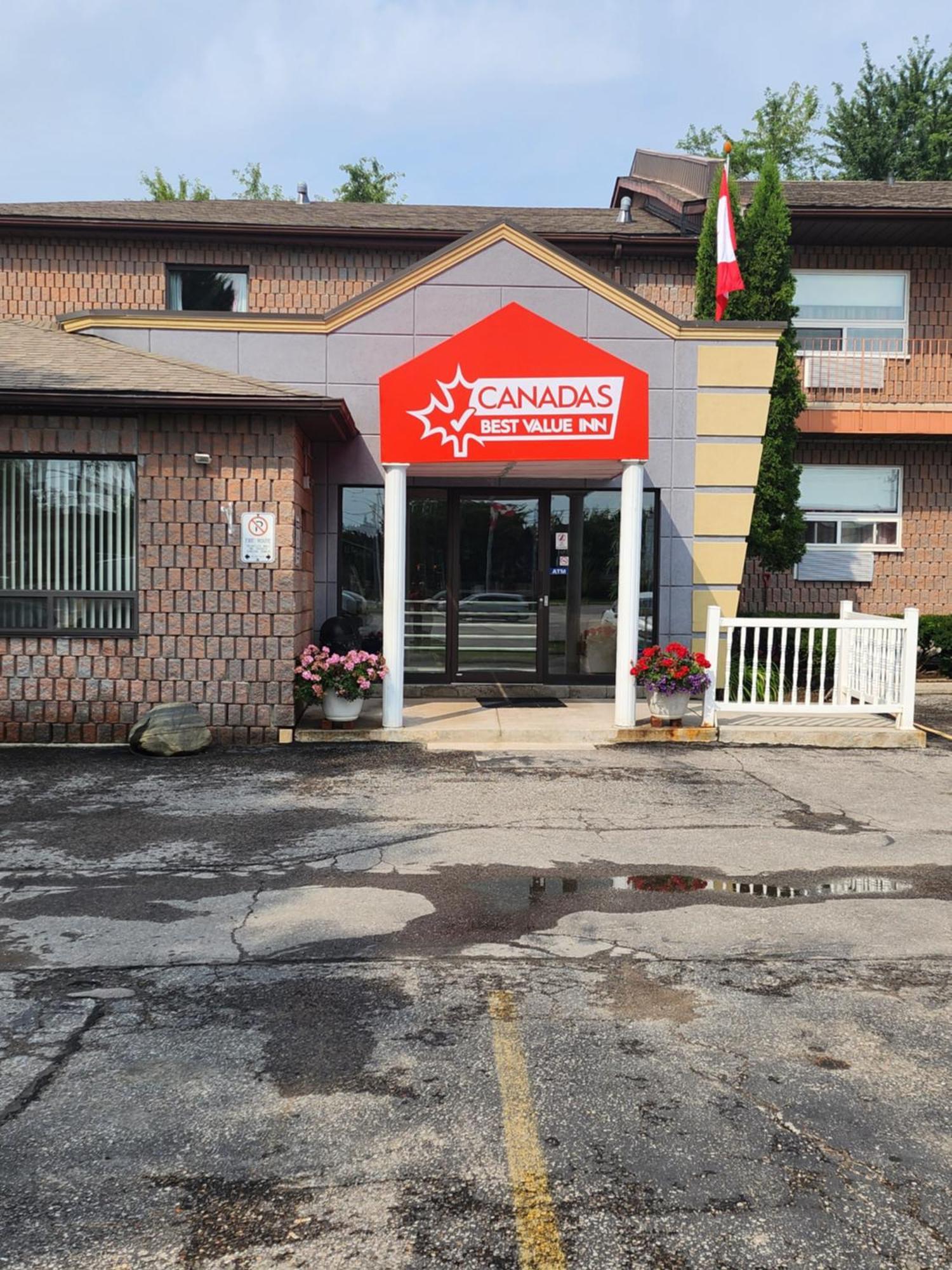 Canadas Best Value Inn-Richmond Hill Exterior foto
