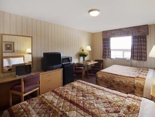 Canadas Best Value Inn-Richmond Hill Exterior foto