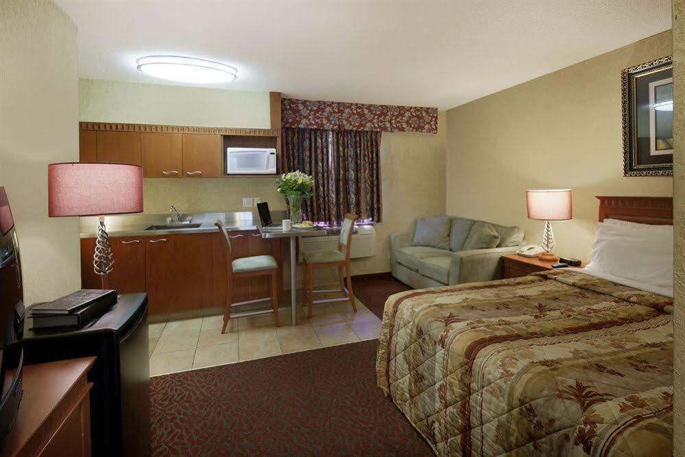 Canadas Best Value Inn-Richmond Hill Exterior foto